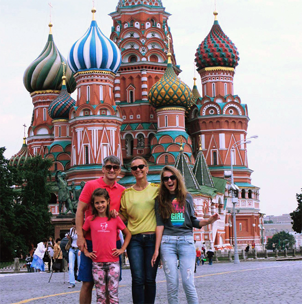OLEG, ALIONA, SOPHIA AND LYDIA IN MOSCOW’S RED SQUARE!